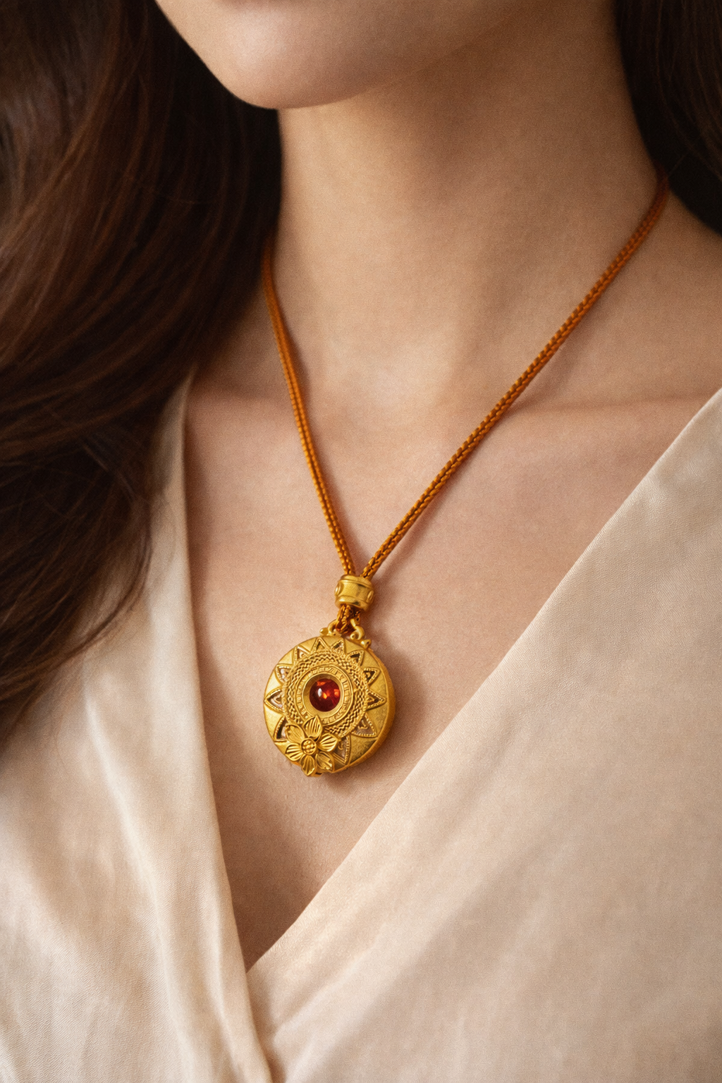 Golden pendant necklace, moissanite butterfly pearl lanyard, gold wrapped in silver, fashionable and simple women's accessory