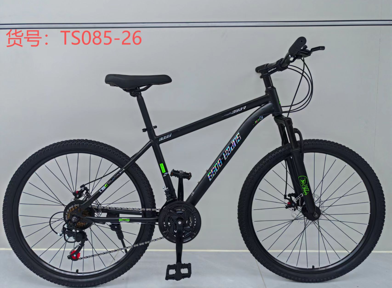 The blue-green mountain bike TS085-26# is equipped with disc brakes and shock-absorbing front forks. It is fashionable and dynamic, providing a more enjoyable ride. details Picture