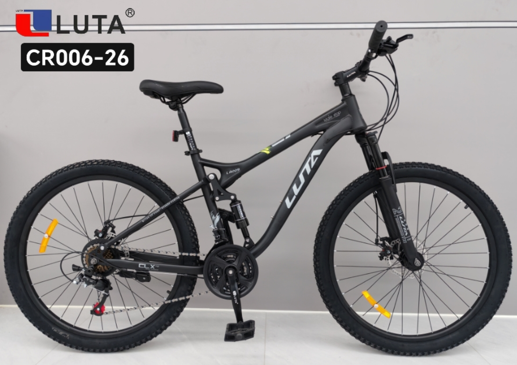 LUTA CR006-26 mountain bike, with blue and yellow color scheme, is fashionable and dynamic, suitable for outdoor cycling enthusiasts. Application Scenario