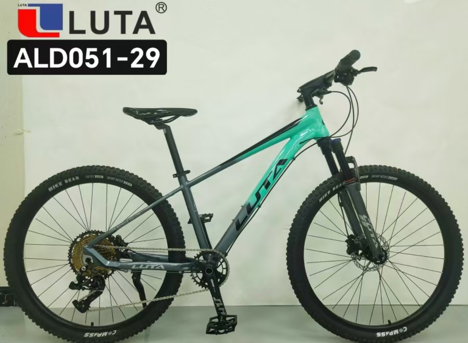 LUTA ALD051-29 mountain bike, cool bluish-gray color scheme, 29-inch large wheel diameter, lightweight design, suitable for off-road riding.