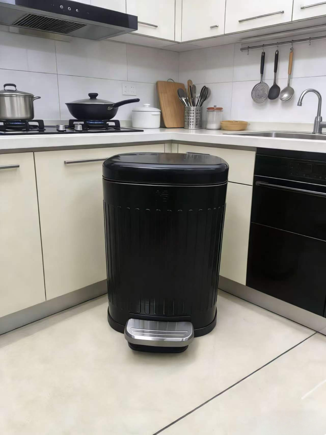 垃圾桶/摇盖式垃圾桶40L/不锈钢垃圾筒/大型垃圾桶/不弯腰垃圾桶细节图