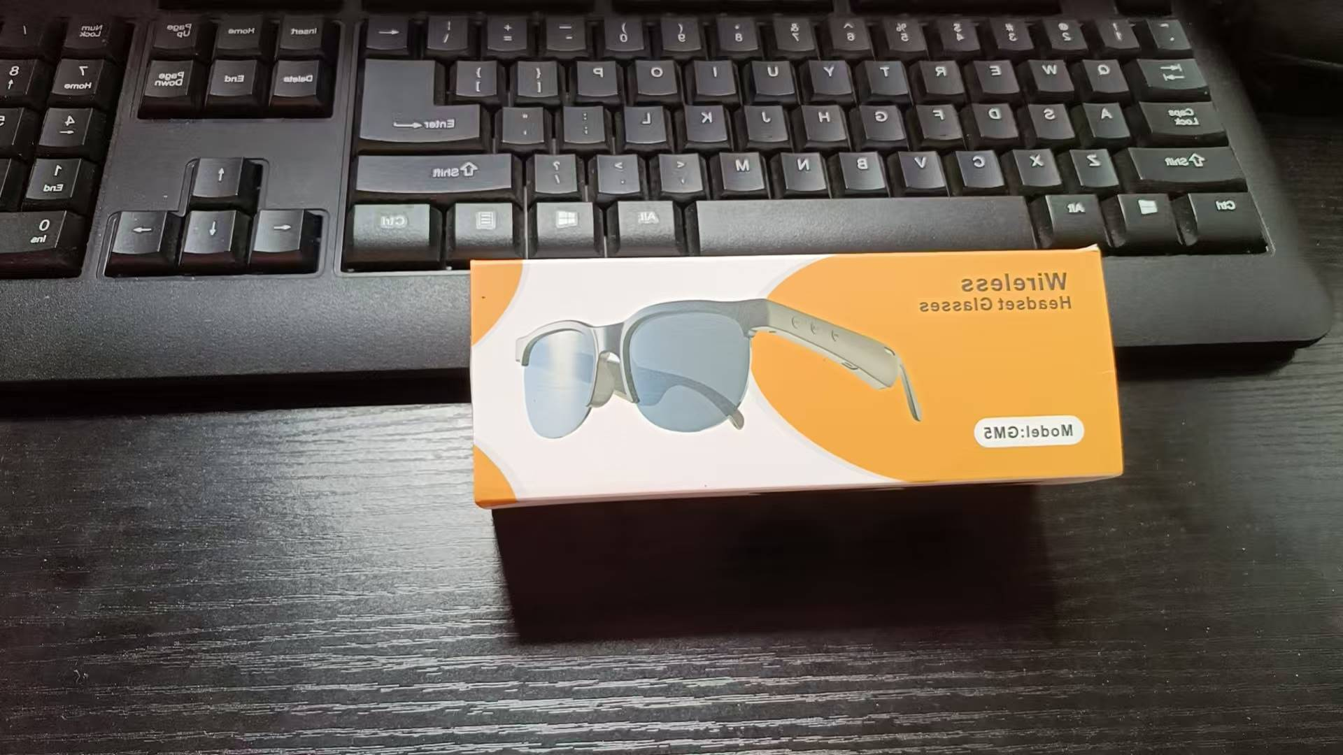 SENZHEN smart Bluetooth glasses, AI multi-functional, comfortable for listening to music, answering calls and translating Application Scenario