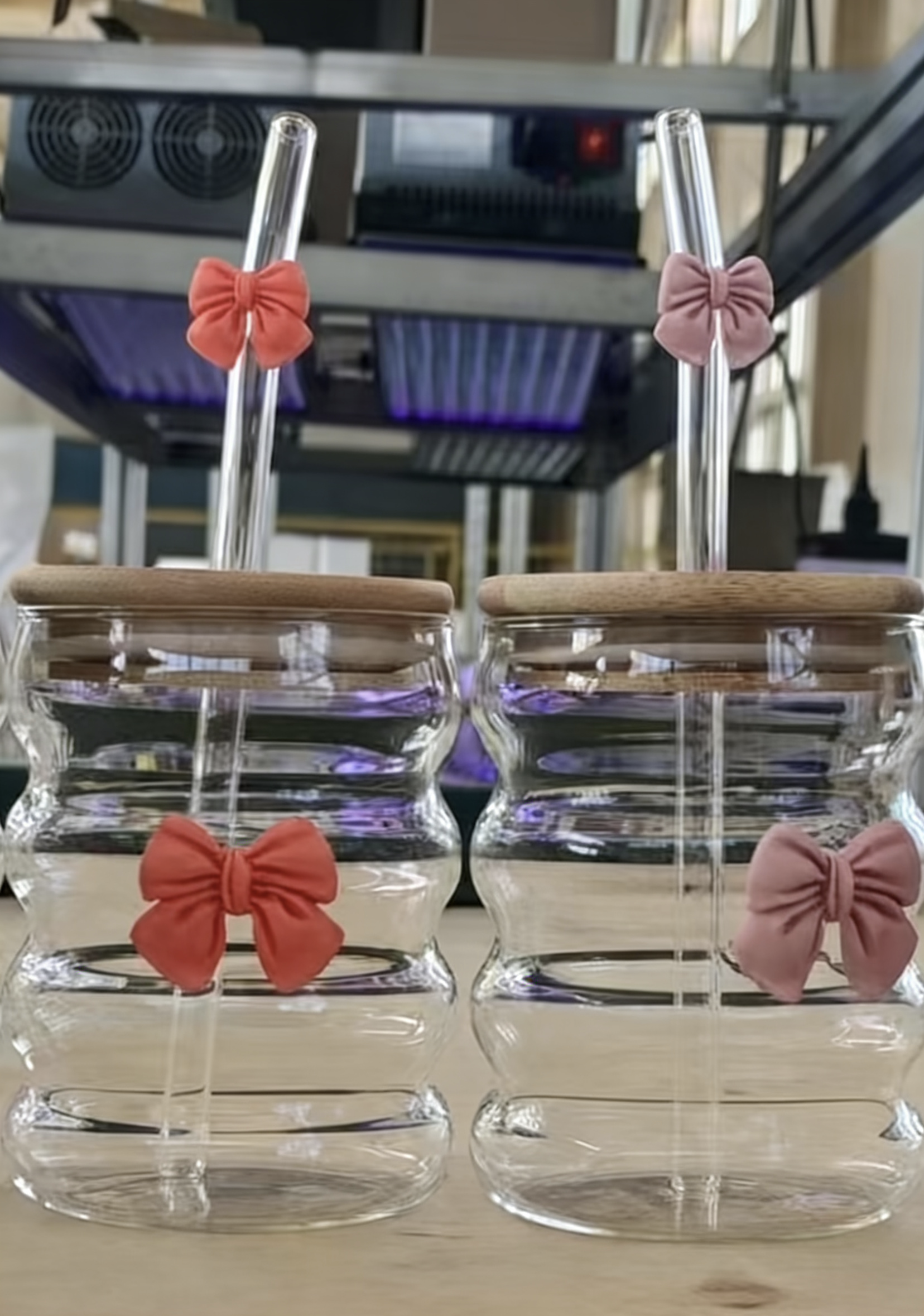 Four-section caterpillar colorful bow decorated glass cups, gift cups for boys and girls, and daily drinking cups Application Scenario