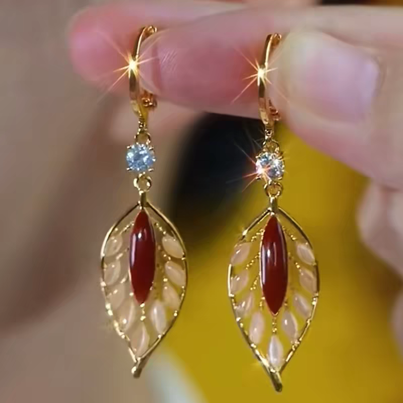 Fashionable red golden branch and jade leaf retro ear buckles, new pure silver needles, high-end Hong Kong-style light luxury earrings and earrings 112 Specification image