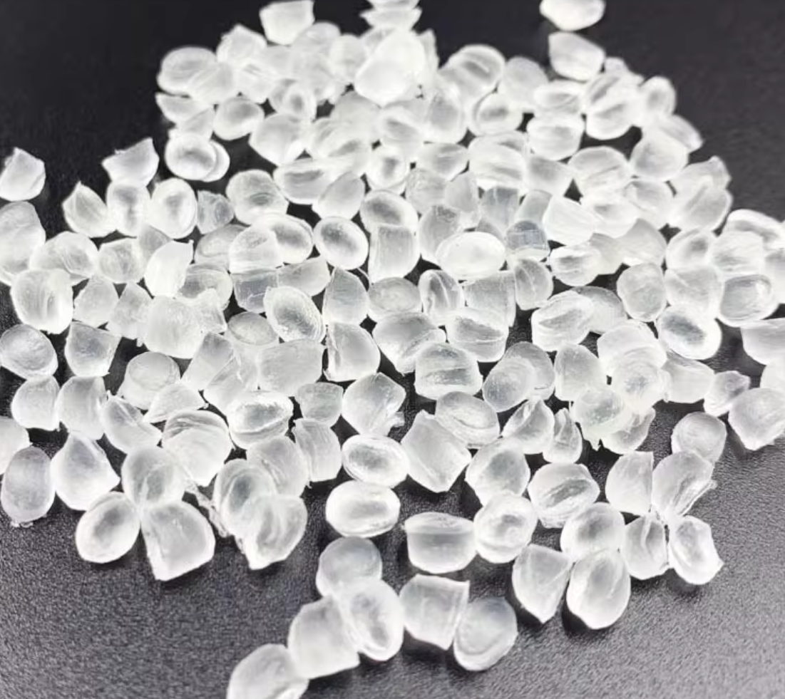 Transparent granular plastic granule mixture