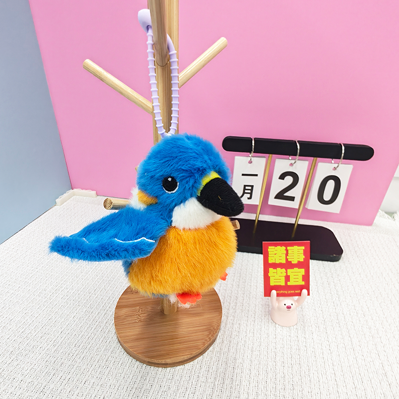 Cute plush toy figurines, bird pendants, dolls, keychains, trendy trendy figurines, bags, pendants, mobile phone chains Application Scenario