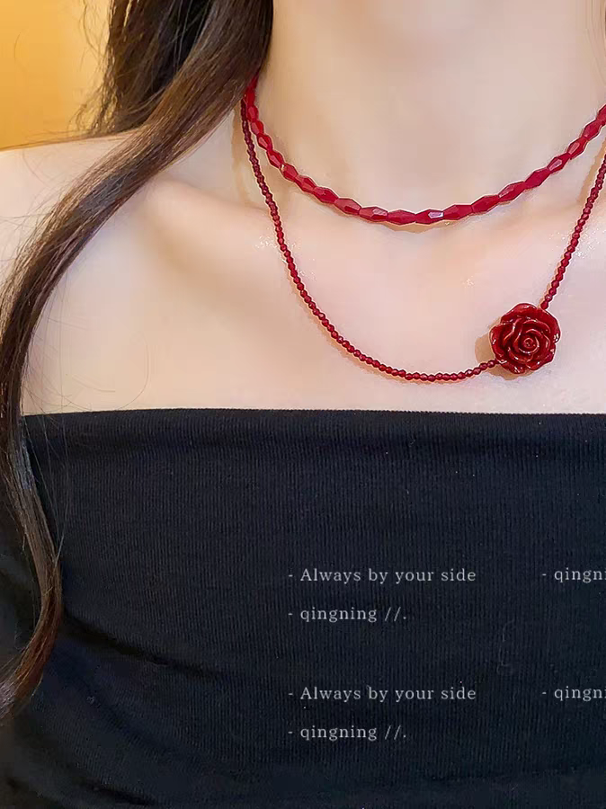Shiluoqi accessories, retro French red rose double-layered necklace, women's niche design, choker necklace, collarbone chain detail image 3