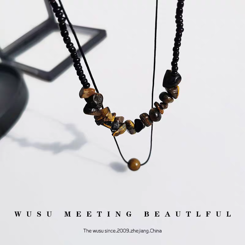 Shiluoqi Jewelry, crushed stone Maillard Irregular necklace, retro, simple, sweet, cool, spicy girl, unique, niche, high-end sweater chain Application Scenario