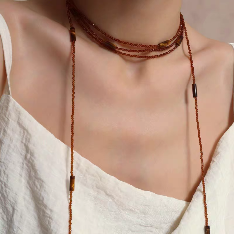 Shiluoqi accessories: Multi-layer layered necklaces, a niche design for women, collarbone chains, a light luxury and fashionable neck-hanging accessory, a high-end look details Picture