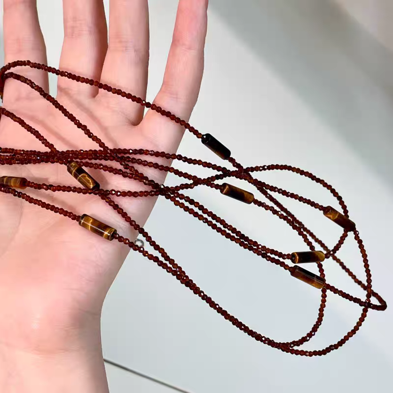 Shiluoqi accessories: Multi-layer layered necklaces, a niche design for women, collarbone chains, a light luxury and fashionable neck-hanging accessory, a high-end look detail image 4