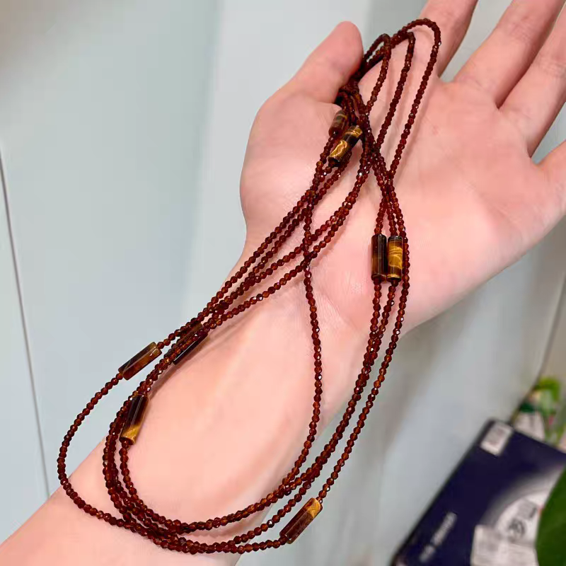 Shiluoqi accessories: Multi-layer layered necklaces, a niche design for women, collarbone chains, a light luxury and fashionable neck-hanging accessory, a high-end look Item Picture