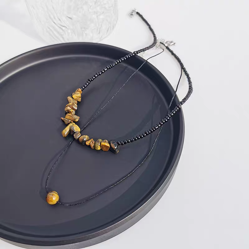 Shiluoqi Jewelry, crushed stone Maillard Irregular necklace, retro, simple, sweet, cool, spicy girl, unique, niche, high-end sweater chain detail image 3