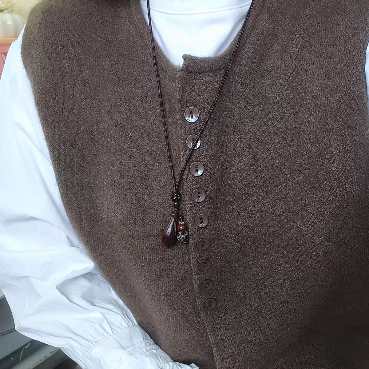 诗洛琪饰品木质玉兰花吊坠编绳项链女长款挂绳毛衣链新中式复古禅意挂脖配饰细节图