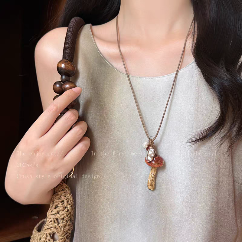 Shiluoqi accessories, new Chinese-style mushroom beaded necklace, women's retro forest-themed long pendant sweater chain neck, ethnic style dressing accessories detail image 2
