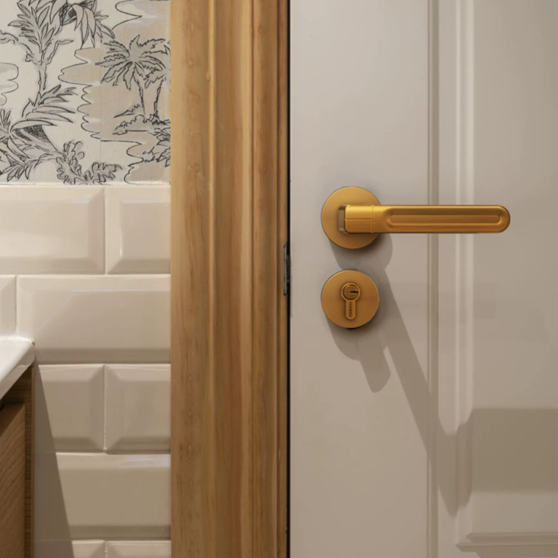 Haobao indoor bedroom yellow antique copper room door lock magnetic suction silent modern simple household solid wood door handle Item Picture
