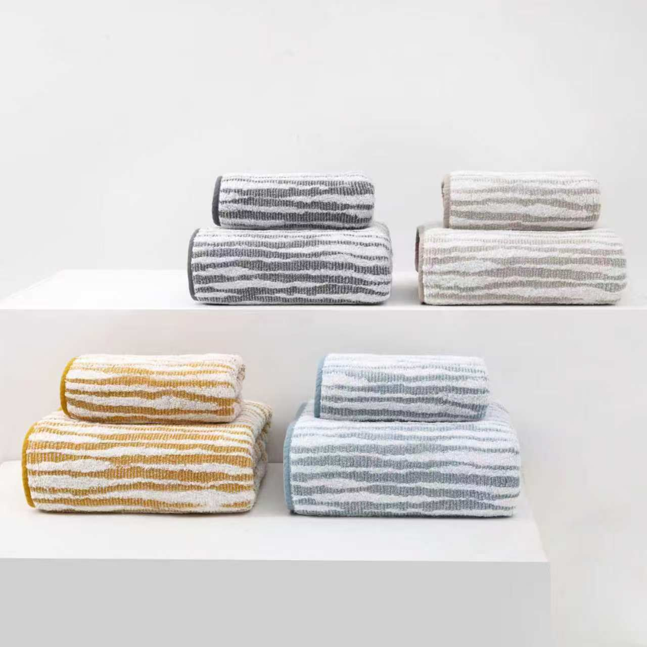 Coral fleece bath towels are soft, absorbent, fluffy, thickened and enlarged, and are soft face towels