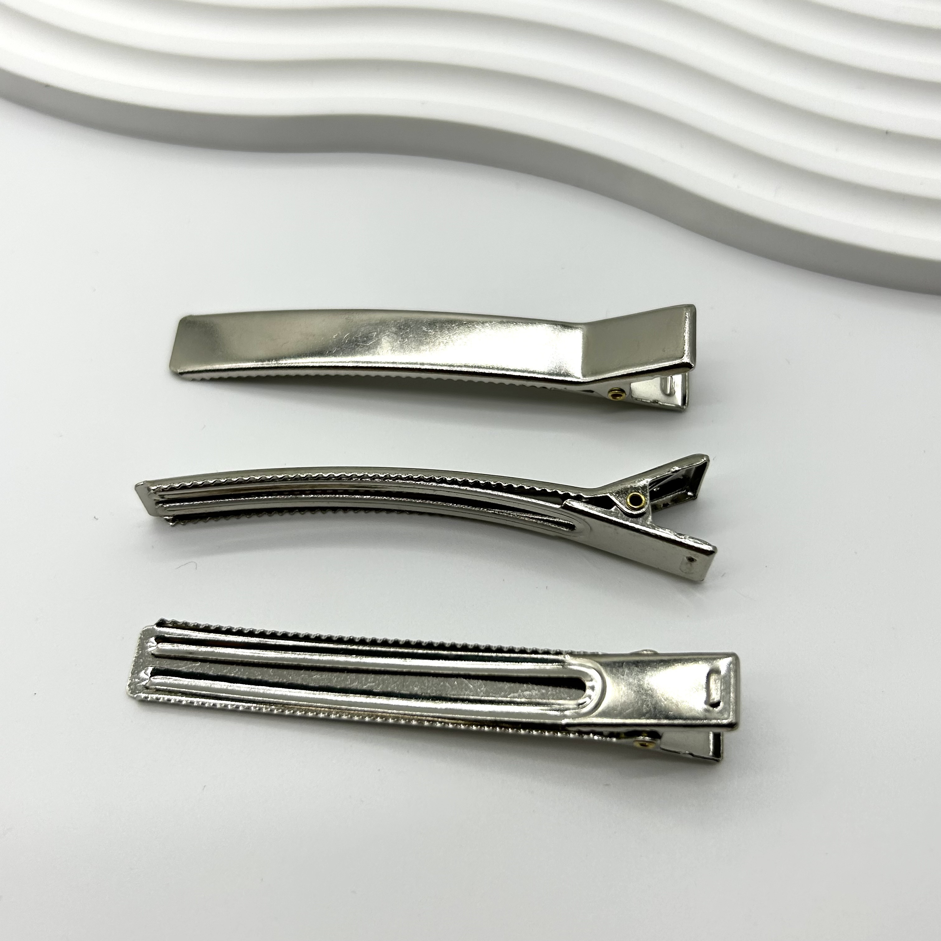 发夹/发饰/发卡/抓夹/鲨鱼夹白底实物图