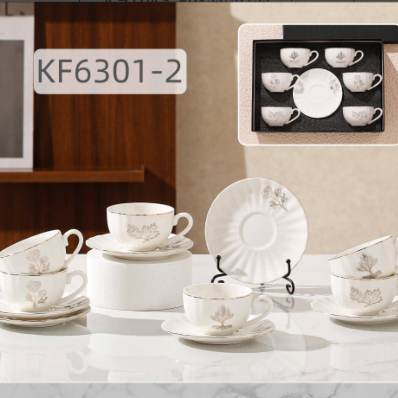 Gold-painted ceramic striped mugs, coffee cups and saucers, European-style set, creative business afternoon tea sets