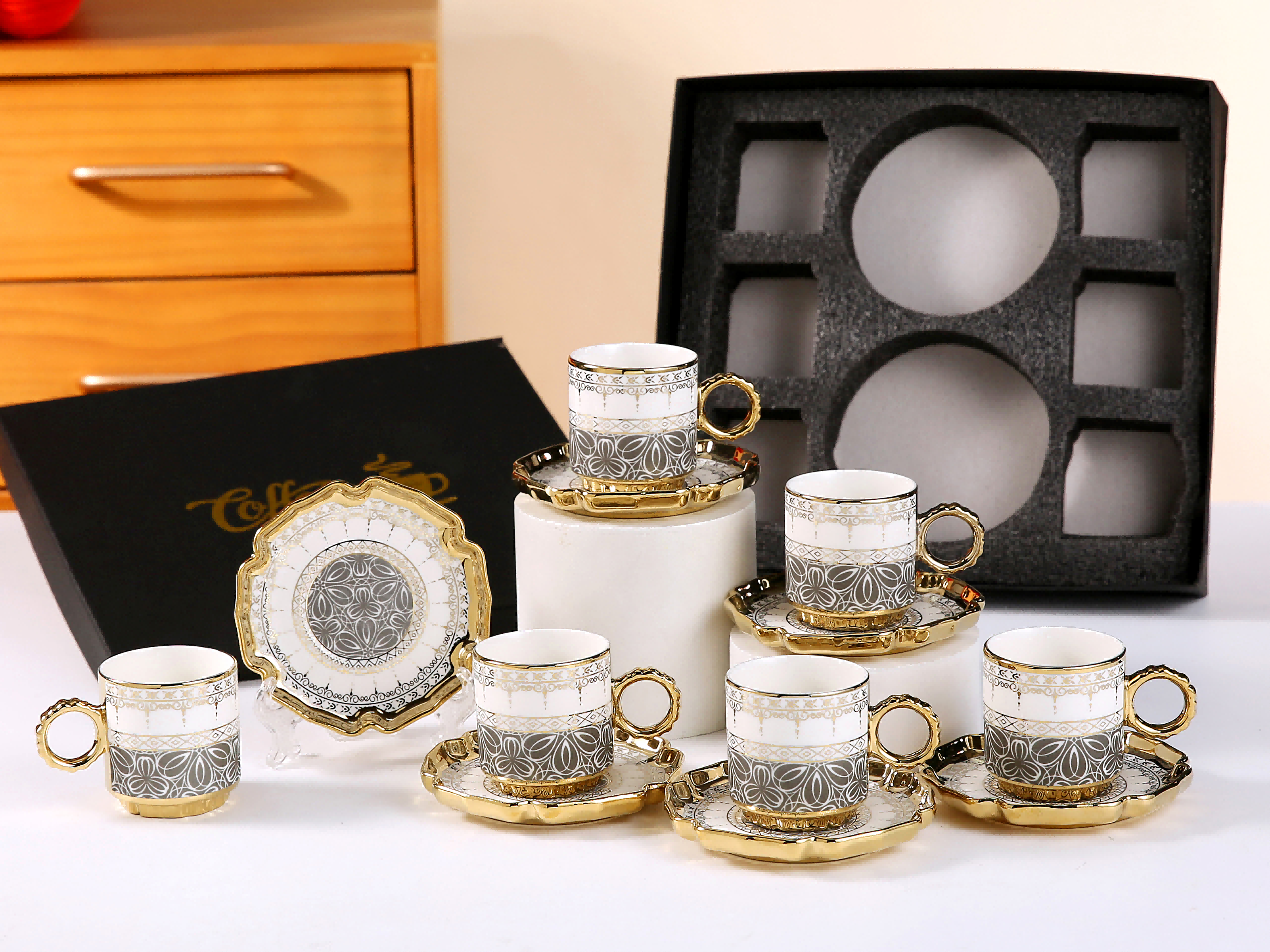Cross-border European-style electroplated ceramic coffee cups and saucers, Saudi gold-plated six cups and six saucers gift box set event gift