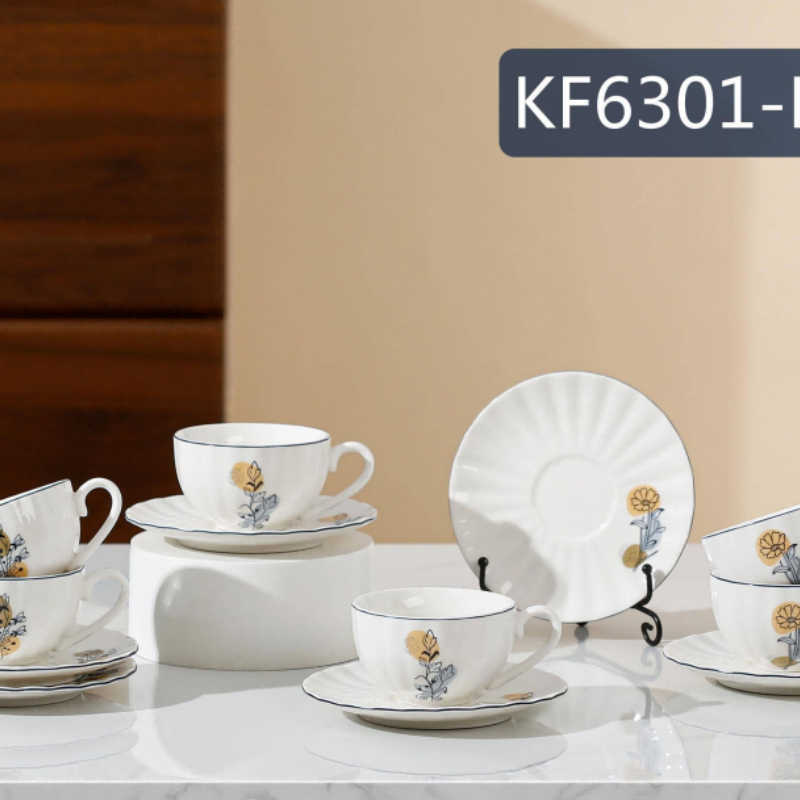 Gold-painted ceramic striped mugs, coffee cups and saucers, European-style set, creative business afternoon tea sets details Picture
