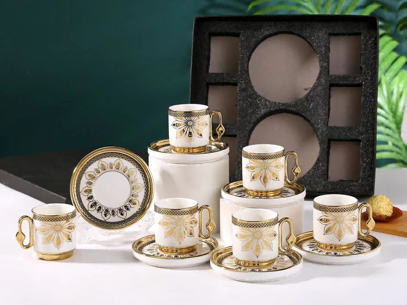 Light luxury European-style ceramic tea sets and coffee cups, high-end household afternoon tea tableware, exquisite and luxurious ceramic cups and plates Application Scenario