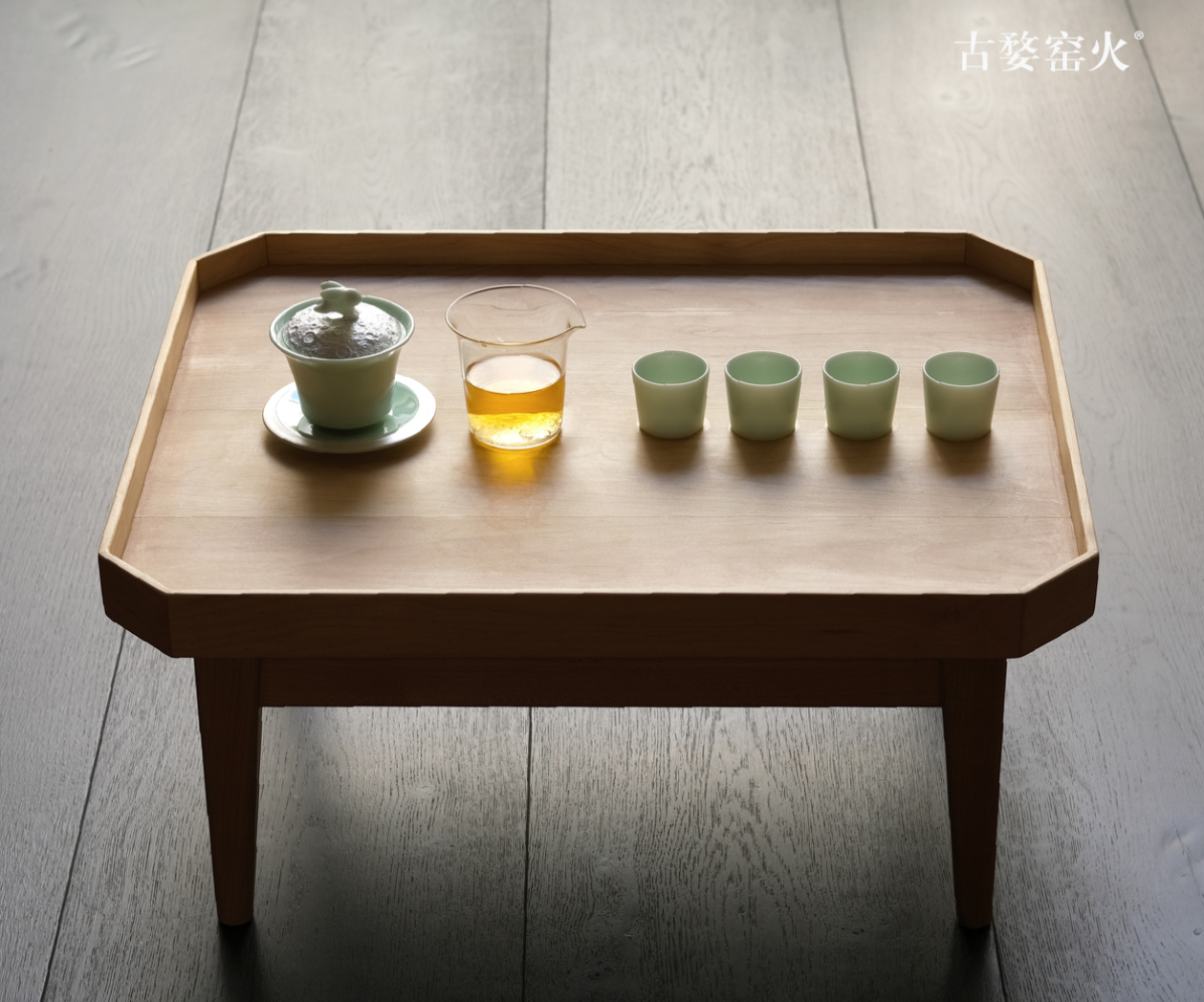 迷路的兔子，盖碗玉青瓷茶具