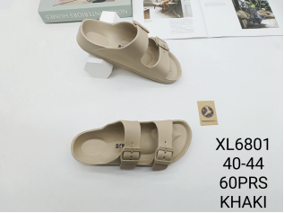Men's double-breasted thick-soled flip-flops are available in stock for export. Summer casual flip-flops Application Scenario