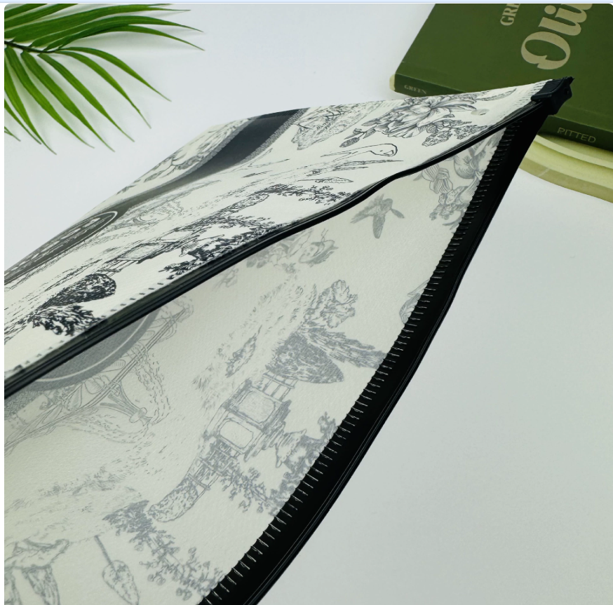Non-woven fabric zipper bag, little black pants, Barbie pants, self-sealing bag, thermal underwear packaging bag, leggings packaging bag Application Scenario
