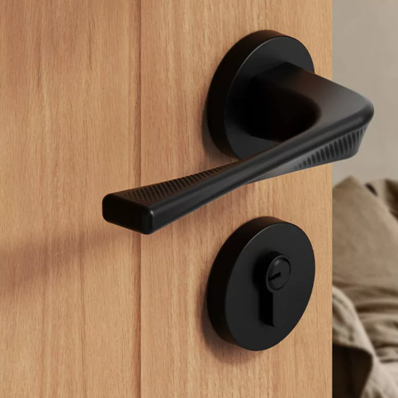 Haobao indoor silent door lock, bedroom magnetic lock, room household door handle, split double door, wooden door lock, gold color Application Scenario