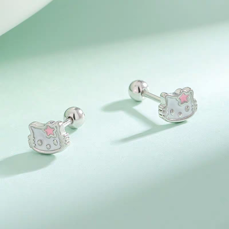 S925 sterling silver cute KT cat screw ear studs Application Scenario