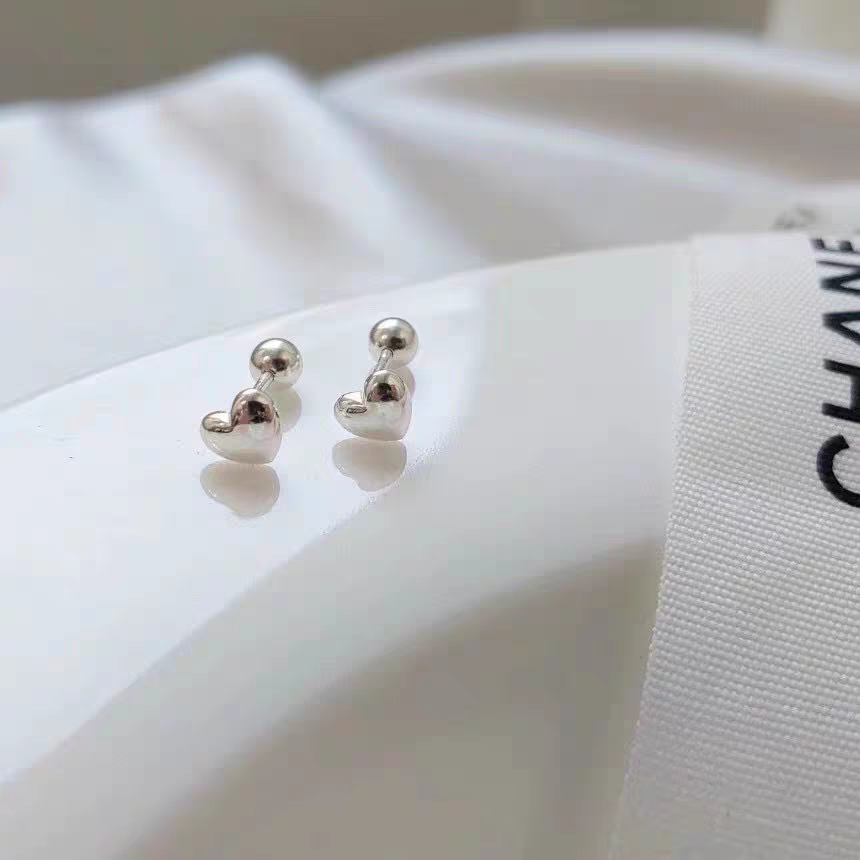 Sterling silver 990 smooth heart-shaped stud earrings Specification image