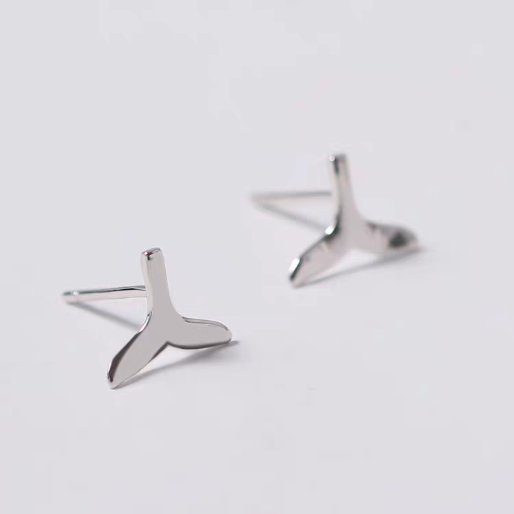S925 sterling silver fish-tail stud earrings Item Picture