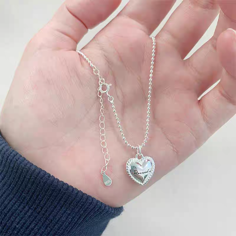 S925 Korean version Rice Bead Heart Necklace for Women Spring and Summer, new simple and niche style neckchain, light luxury and versatile collarbone chain Application Scenario