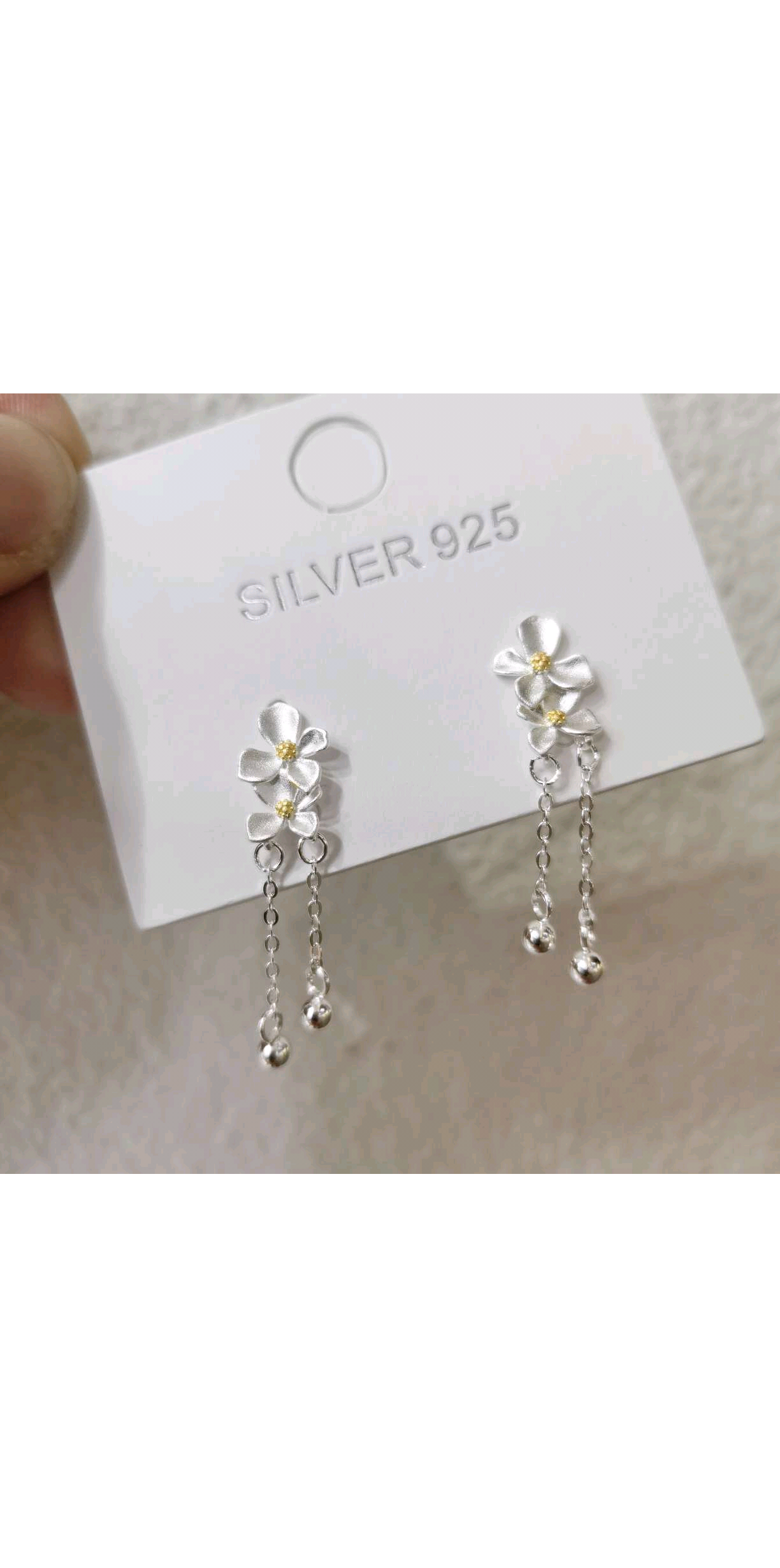 Silver gardenia stud earrings for women, fresh and elegant flower earrings with a refined and elegant tassel charm Item Picture