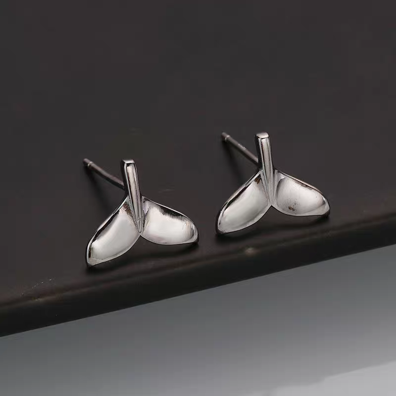 S925 sterling silver fish-tail stud earrings detail image 4