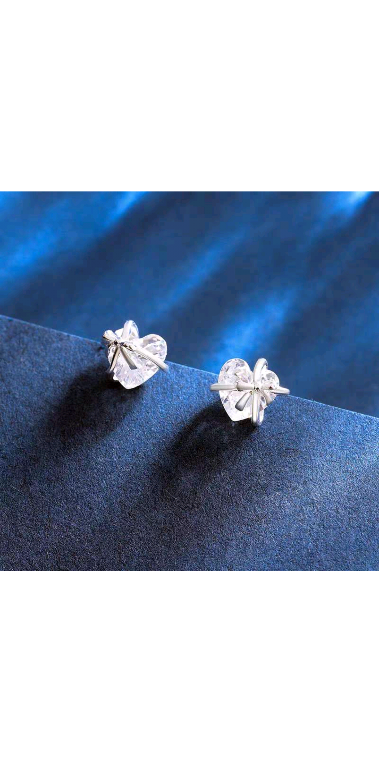 S990 pure silver heart-shaped zircon stud girl detail image 4