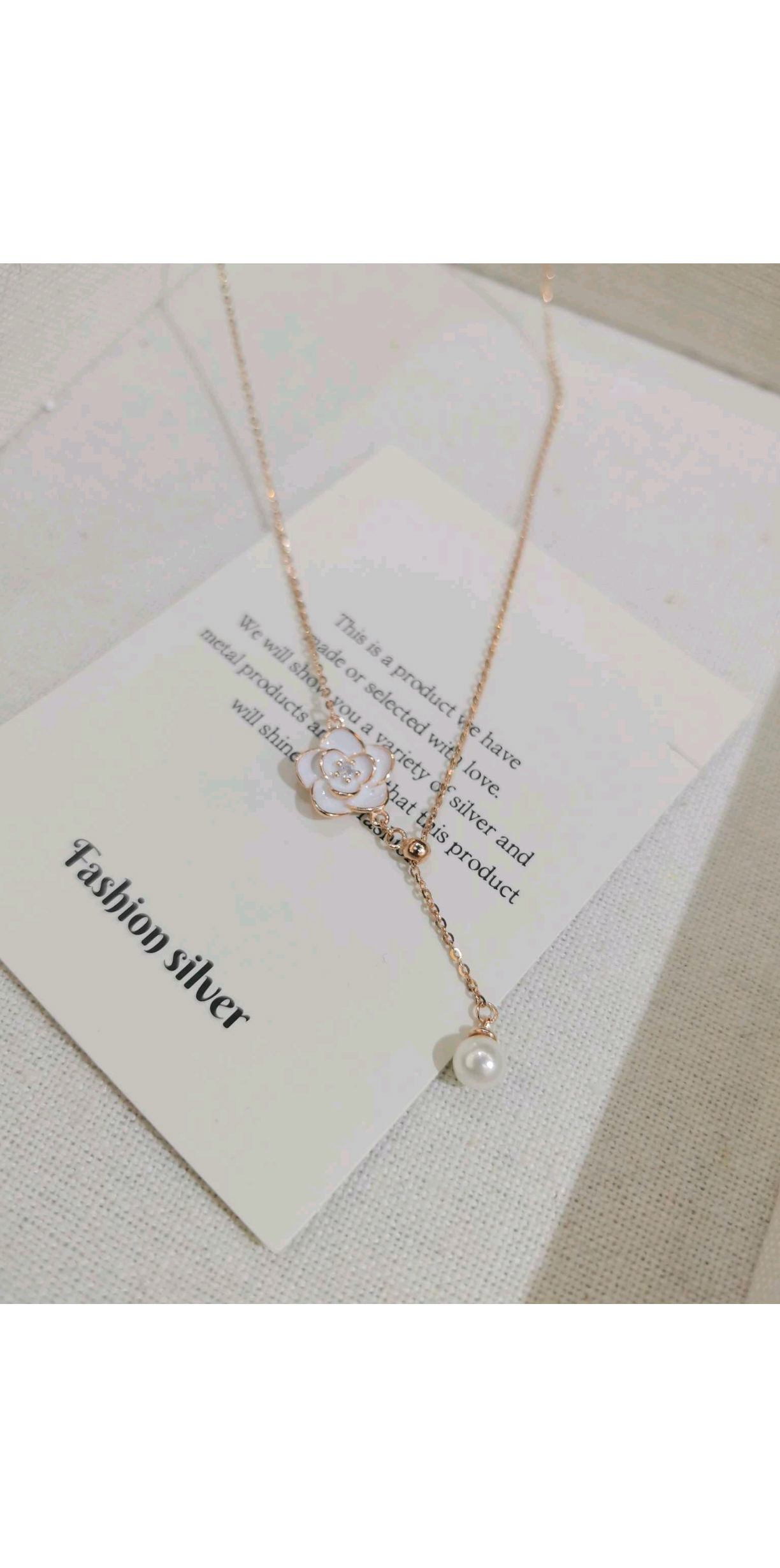 S925 sterling silver sweet camellia necklace, a new spring and summer fashion and versatile niche collarbone chain accessory for women Item Picture