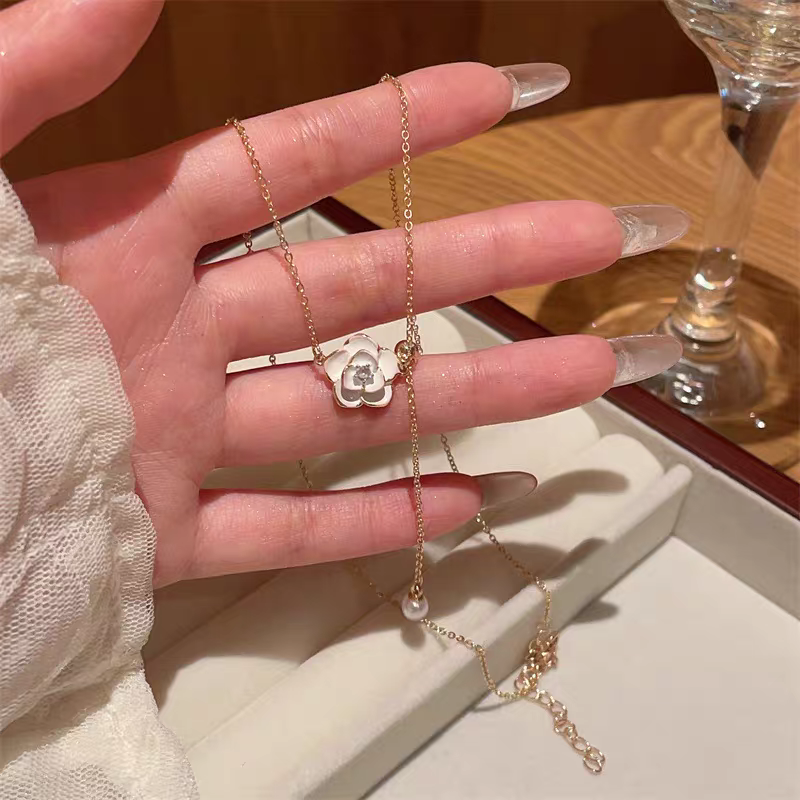 S925 sterling silver sweet camellia necklace, a new spring and summer fashion and versatile niche collarbone chain accessory for women Specification image