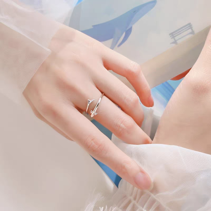 A pure silver dolphin ring Specification image