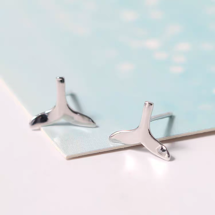 S925 sterling silver fish-tail stud earrings Application Scenario