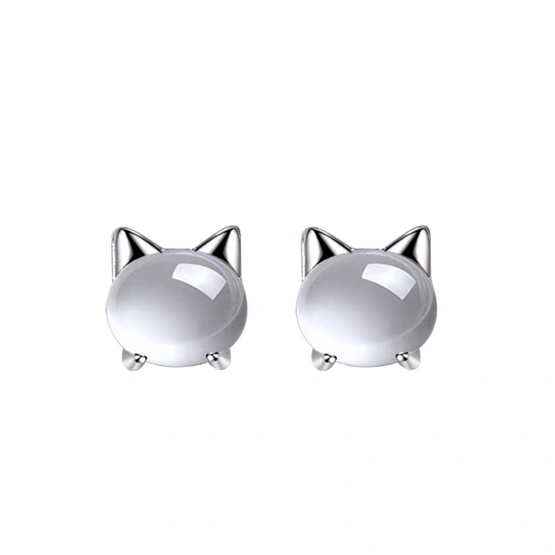 The S990 pure silver cute cat stud earrings are exquisite Item Picture