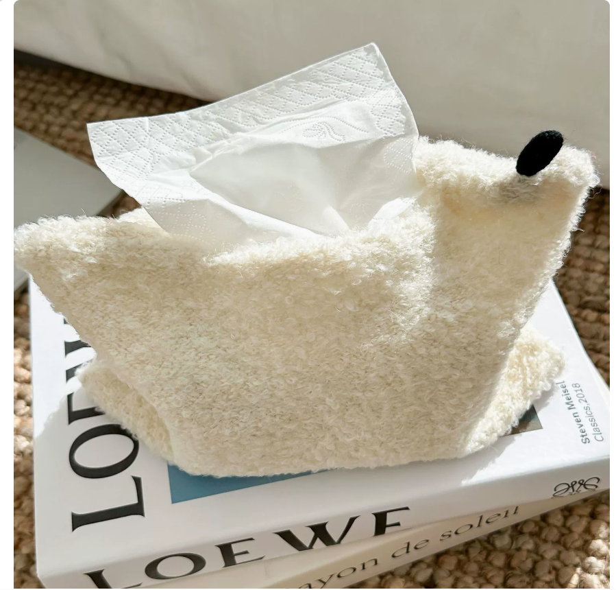 Knitted high-end car fabric tissue box, living room tissue storage box, car desktop storage bag Application Scenario