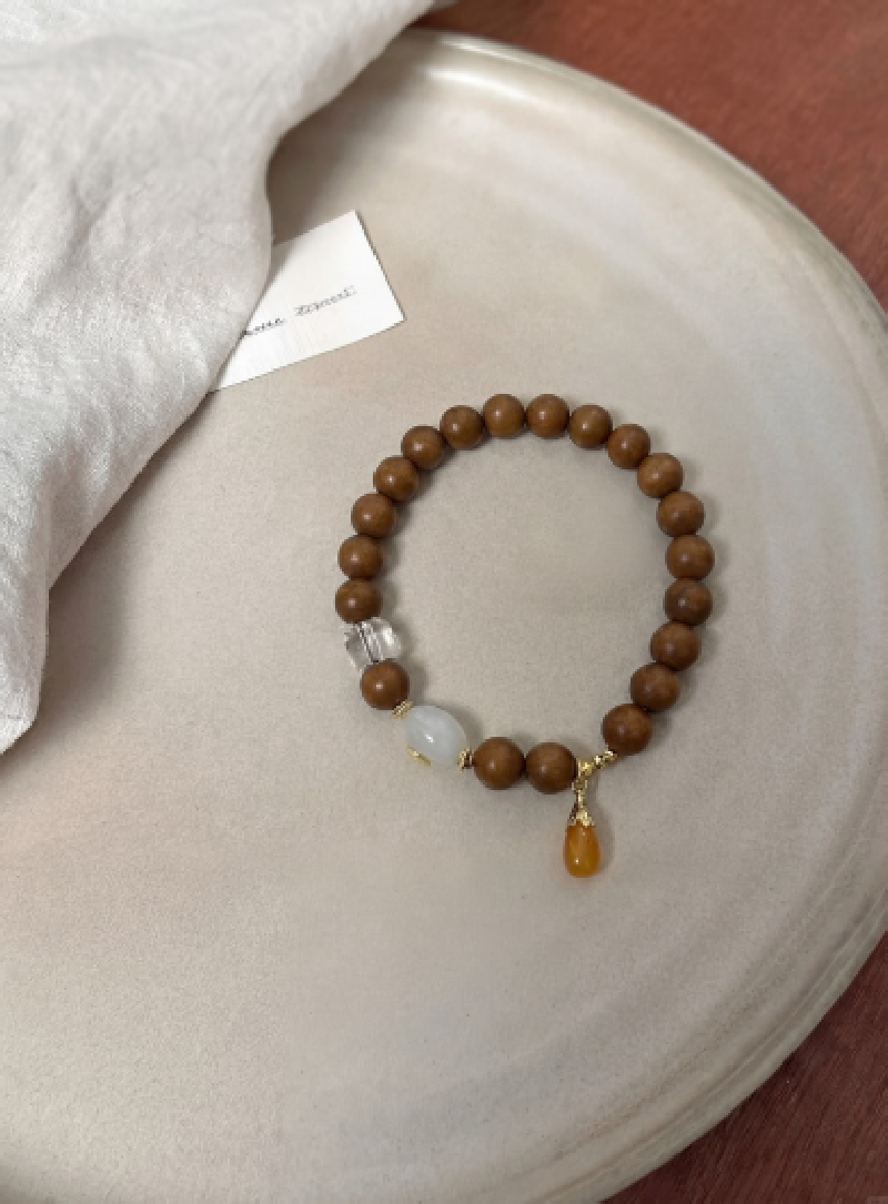 Tangtangtang Qingwei Xiang Anshen Bracelet True gold natural beeswax true Self pendant, five gold jade bucket beads, white crystal bucket beads SC000903
