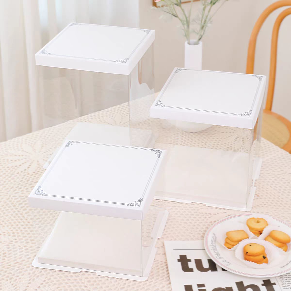 Transparent cake box packaging box, gift box, transparent box, birthday basketball, graduation gift packaging box, gift Internet celebrity Application Scenario