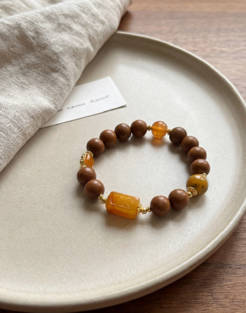 Tangtangtang Qingwei Xiang Anshen Bracelet Lacquer beads, yellow tower crystal, natural yellow jadeite cloud pattern square column, 18K real gold natural hammer pattern amber spacer beads SC000900