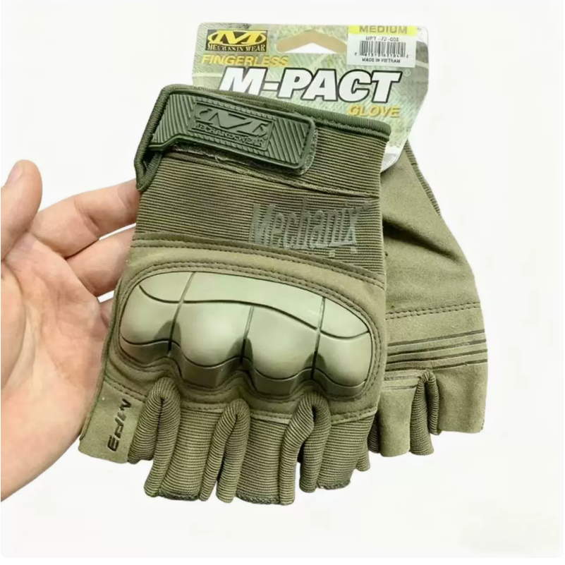 Military enthusiast mountain climbing combat tactical half-finger gloves for men and women outdoor cycling breathable half-finger adult motorcycle anti-slip and wear-resistant gloves Application Scenario