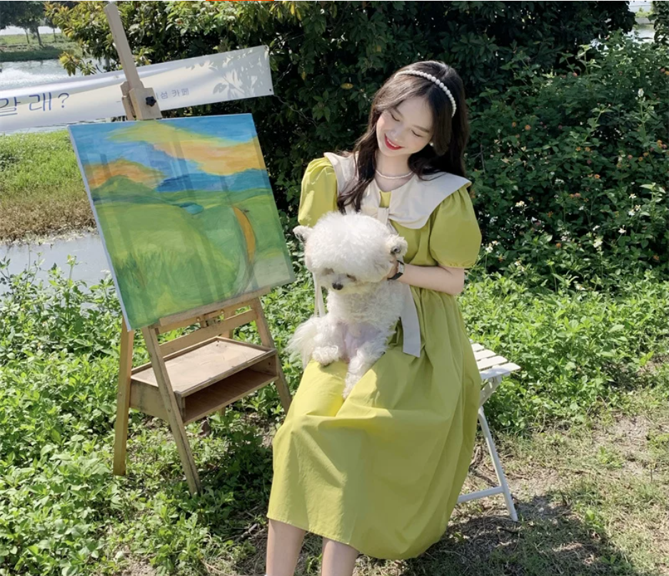 A fresh and sweet summer dress for girls, featuring a college style and navy collar for junior and senior high school students