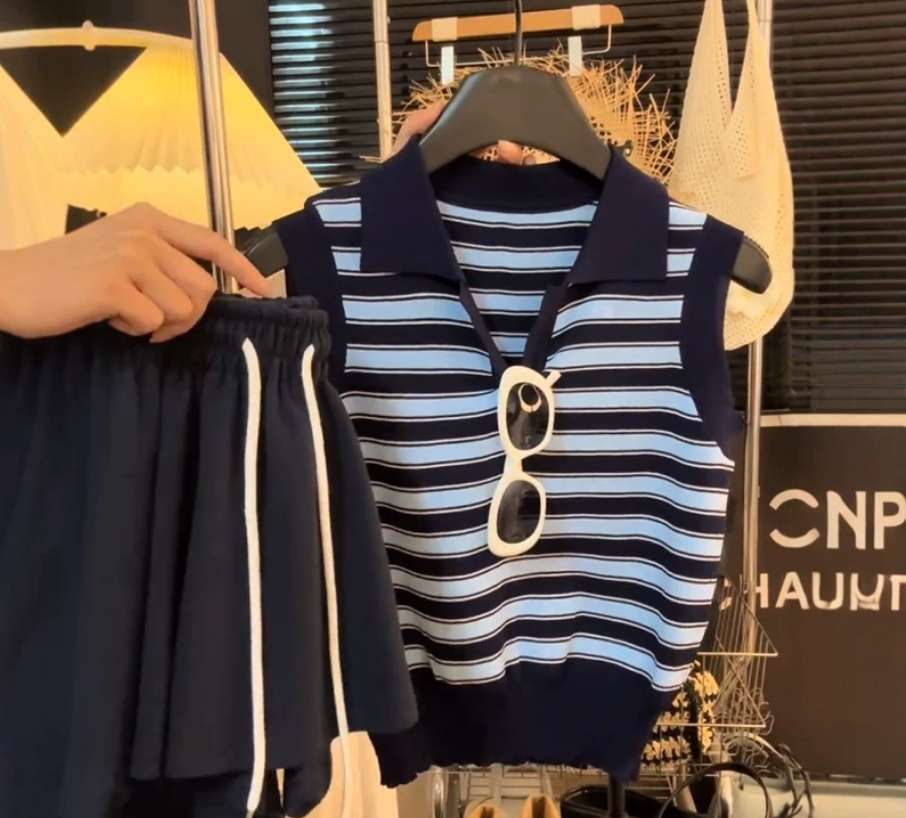 Summer new stylish contrasting color striped polo collar sleeveless knitted sweater vest top women's set Item Picture