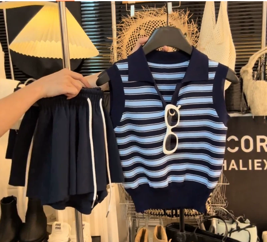 Summer new stylish contrasting color striped polo collar sleeveless knitted sweater vest top women's set details Picture