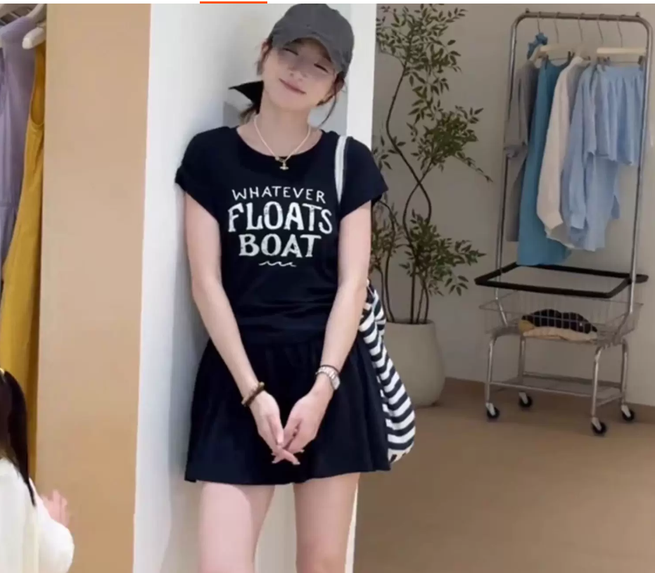 A super cool short-sleeved T-shirt set for women in summer, with a unique and beautiful Korean style. A two-piece short skirt set Specification image